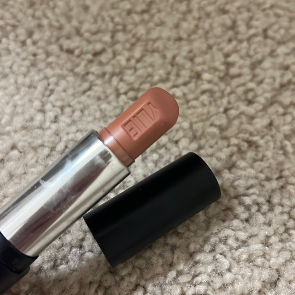 Kylie cosmetics lipstick - Nova